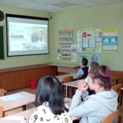 Урок о важном: равнение на героя
